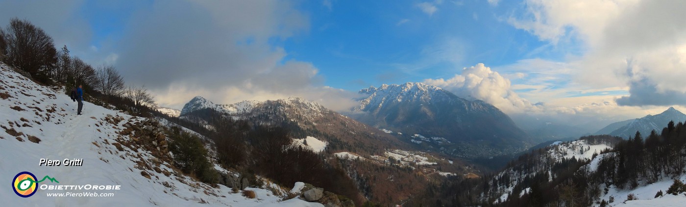 39 Sul sent. 599A con vista sul Monte Castello , Serina e Alben.jpg